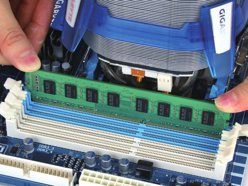 Marca DDR3 DIMM Um módulo de memória DDR3 possui uma marca de forma que só pode ser encaixado em uma posição.