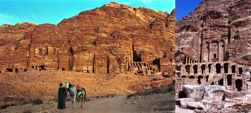 Por toda Petra existem quadrados como pedras cúbicas ou em forma de arquitetura cúbica.