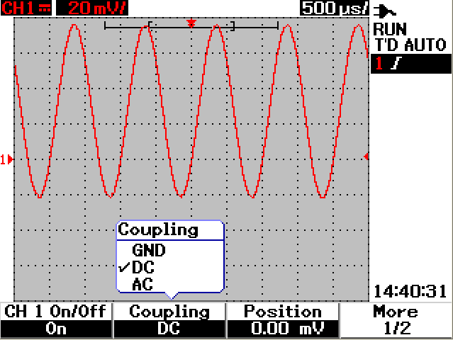 3 Usar as funções do osciloscópio Acoplamento do canal CC No modo de acoplamento CC, ambos os componentes CA e CC existem na forma de onda de entrada no instrumento.