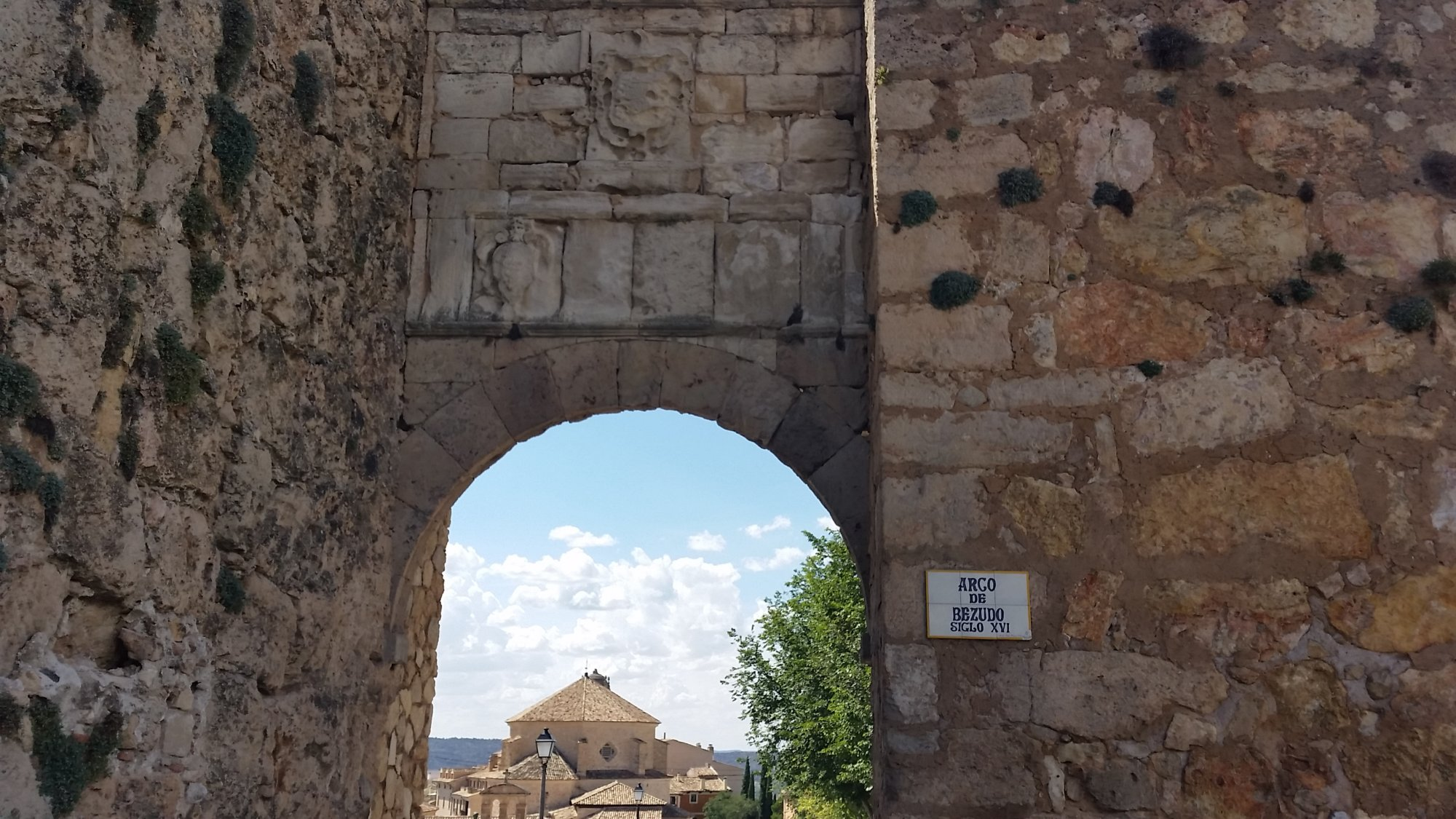 Caminhe aproximadamente 45 minutos e chegará a um local onde antigamente se situava o imponente castelo de Cuenca.