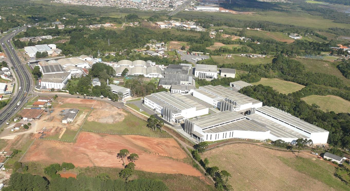 Estrutura Física Brasil Capacidade Instalada: 80 mil t/ano Pouso Alegre - MG 1 linha de produção 10 mil t/ano 25