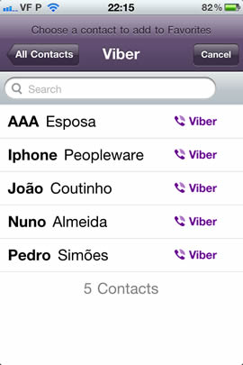 Podemos criar uma lista de contactos favoritos adicionando os contactos existentes na nossa lista telefónica.