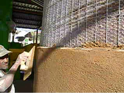 Figura 19 - Revestimento externo do silo secador armazenador com argamassa.