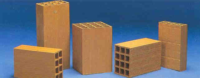 1. INTRODUÇÃO Até ao princípio do século XIX o processo de fabrico do tijolo era manual.