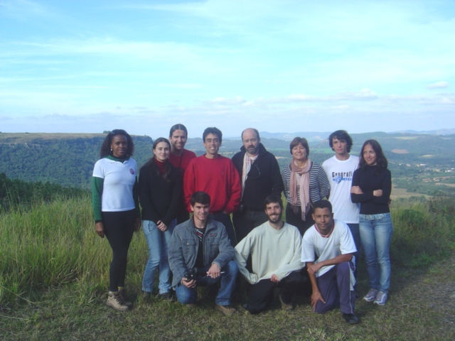 GUPE participa de atividade de campo com pesquisador de Universidade Autônoma de Madri Da redação Membros do GUPE participaram de uma atividade de campo no dia 14 de junho acompanhando o professor do