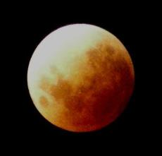 Tipos de eclipses lunares: Eclipse penumbral: a Lua cruza a borda da sombra, sem passar pela umbra. Esse eclipse em geral não dá para ser percebido.