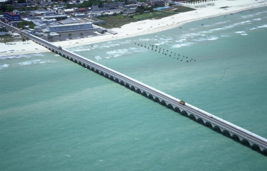 Medidas de protecção adicional Aço inox Progresso Pier (Golfo do México, 1940) Exemplo de uma ponte de