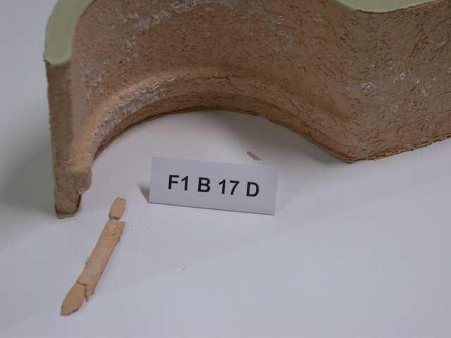 Comportamento e durabilidade de telhas cerâmicas em ambiente marítimo Ensaio composto Ensaio composto F1 B F1 B F2 B F2 T2 NH Figura 168 - Aspectos da degradação de provetes F1 B, F2 B e