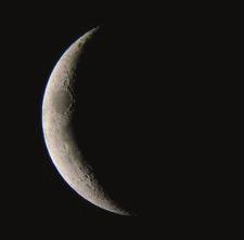 3 03. Você viu a Lua ontem? Com que aspecto ela se apresentava? Observe estas fotos, que foram tiradas em diferentes datas.