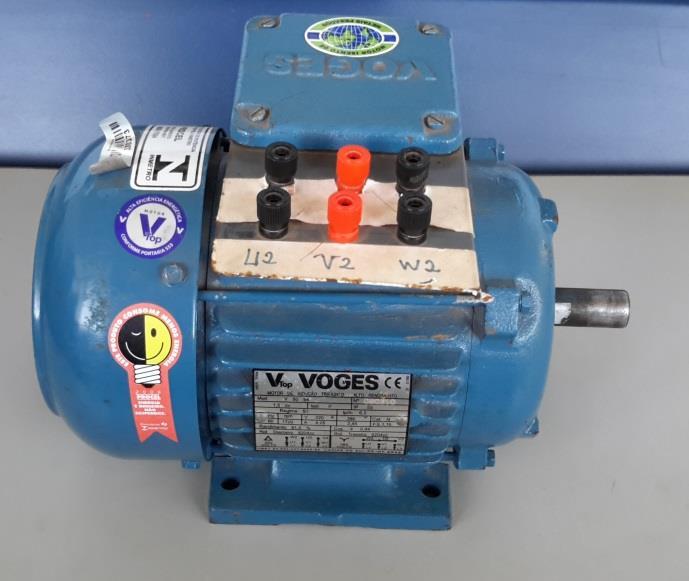 5 Motor trifásico Para o experimento utiliza-se um motor de indução trifásico da VOGES.