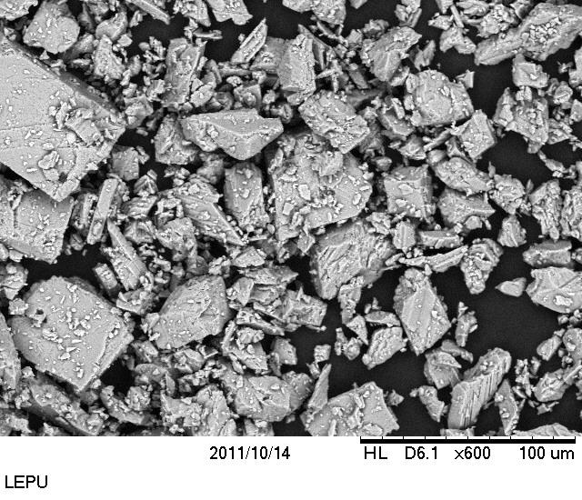 Figura 2: Análise visual das partículas sólidas para o carbonato de cálcio - amostra A Com tais suposições e adotando o escoamento do fluido e o movimento do sólido na direção z, a equação do