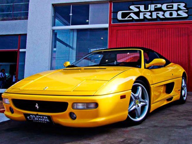 Drive de Ferrari F355 Pilotar uma Ferrari é uma emoção que poucos têm o privilégio de vivenciar.