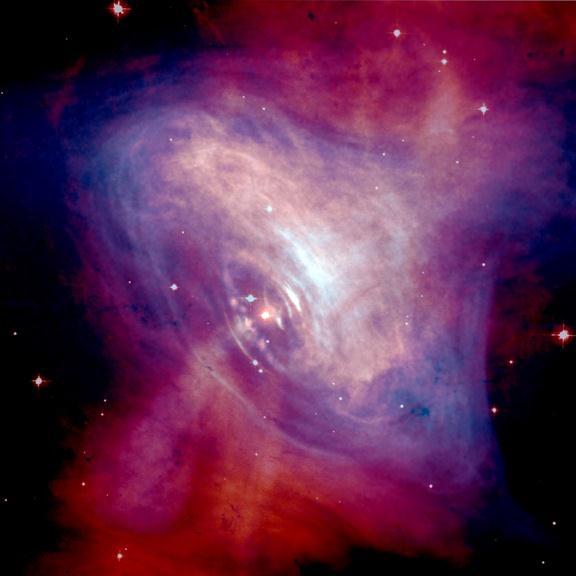 À esquerda, a Nebulosa do Caranguejo fotografada no visível, à direita a mesma nebulosa capturada combinando imagens obtidas na luz visível e em Raios-X. Fonte: http://hubblesite.