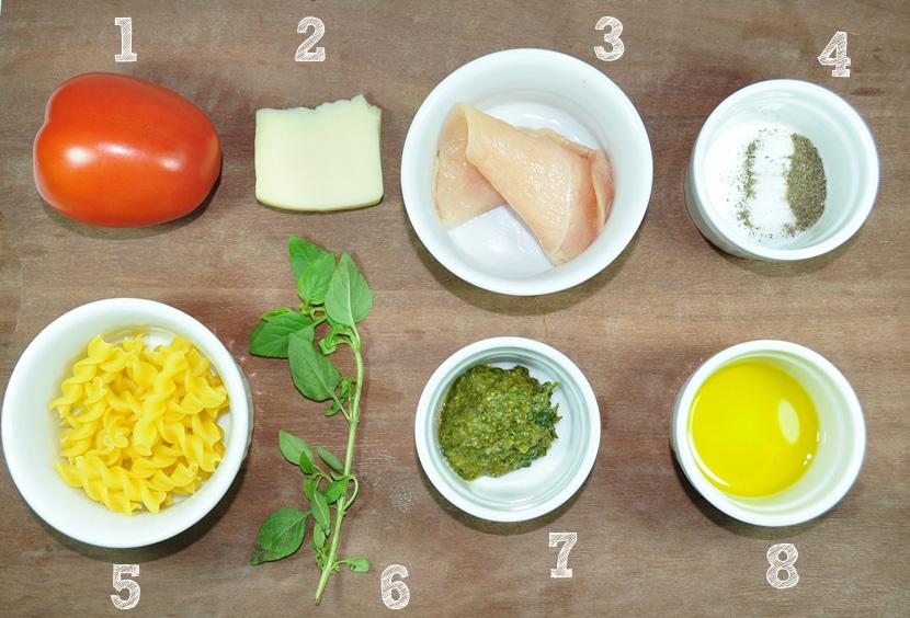 1) 2 tomates italianos maduros; 2) 60g de mozzarella de búfala; 3) 2 filés