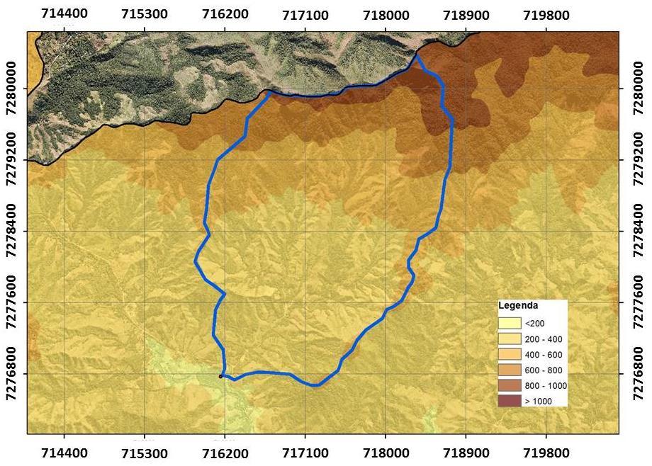 O município de Itaoca está localizado a jusante dessa bacia hidrográfica (A-B: perfil mostrado na Figura 3). A B Figura 2.