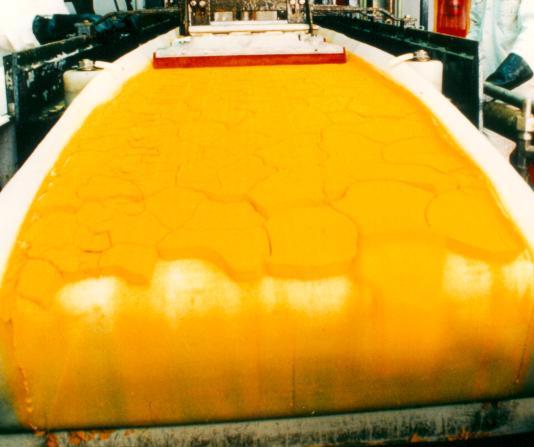 compõem a reserva atualmente conhecida. O processo de beneficiamento do minério de urânio é o de lixiviação em pilhas (estática).
