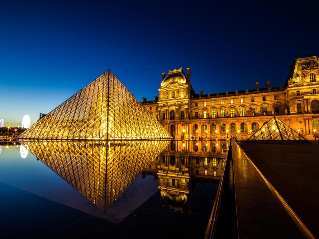 A França recebe cerca de 80 milhões de turistas por ano