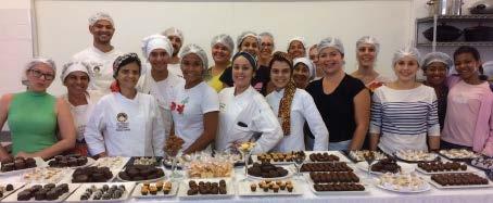 Gastrolar Gastronomia Social [ Capacitação e integração ] Criado em 2014, este projeto tem como objetivo capacitar moradores da comunidade no entorno da Universidade Vila Velha (UVV) para que possam