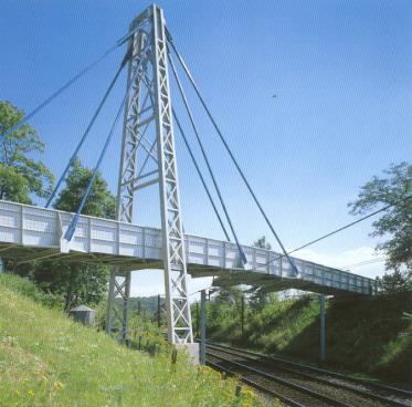 Figura 15 - Ponte em Kolding (Dinamarca) [9]. Figura 16 - Ponte Chertanovo (Rússia) [10].