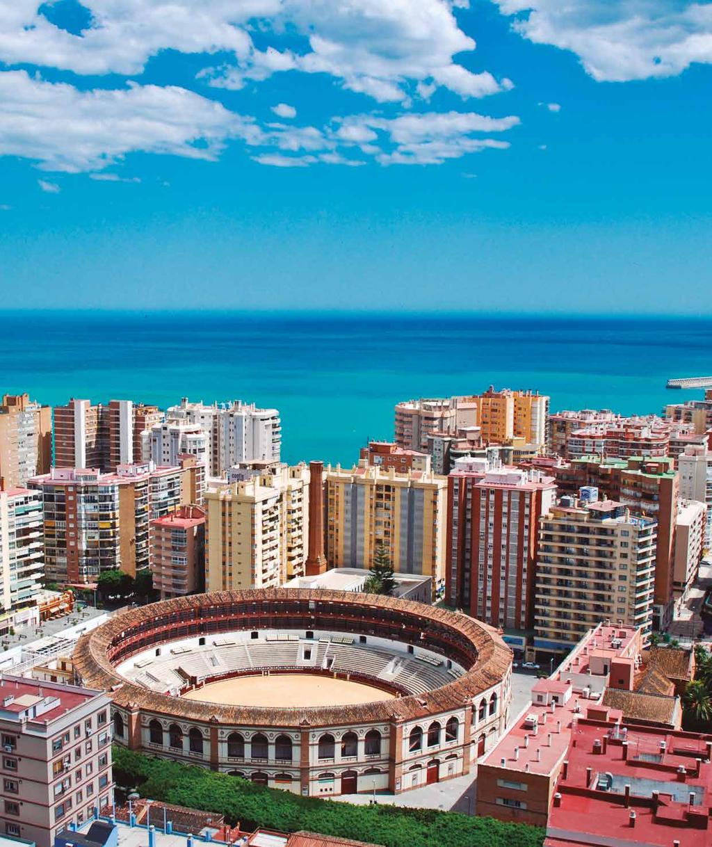 #Málaga Localizada na ensolarada costa do sul da Espanha, Málaga é uma cidade pequena que funde