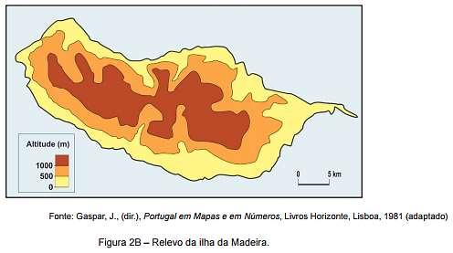 As duas estações meteorológicas da ilha da Madeira, representadas na Figura 2A, que registam os valores mais elevados de precipitação localizam-se (A) na área central da