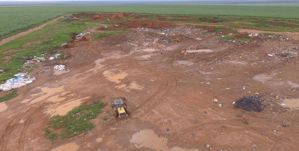 RESULTADOS E DISCUSSÃO Caracterização da área de estudo Relevo: Chapadão do Parecis. Topografia: Plana, suavemente ondulada. Vegetação: Amazônia Legal: Cerrado, Campo Cerrado, Matas.