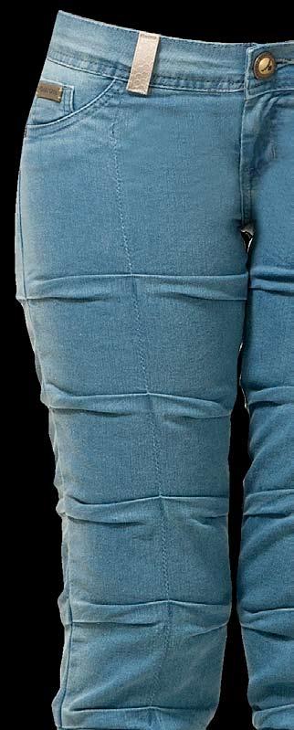 nós amamos jeans modelagem drapeada.