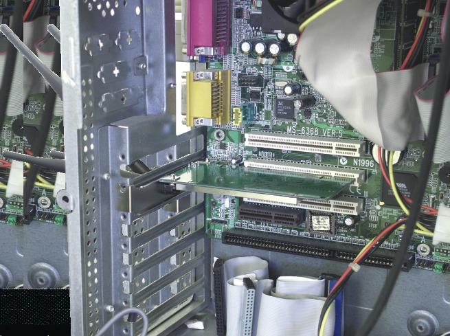 3. Install Hardware Se você está instalando o 603PI Placa PCI Wireless: Prossiga apenas se já tiver completado os passos na Seção 2 