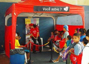 misturar a água proveniente do sistema solar com a água fria proveniente da caixa d água, permitindo ao usuário encontrar a temperatura de conforto segundo critério individual. 2.