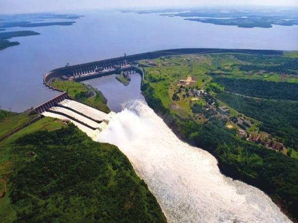 ITAIPU VENDE ENERGIA EM DÓLAR Além disso, em fevereiro de 2015, houve variação dos custos da energia elétrica proveniente da usina hidrelétrica de Itaipu.