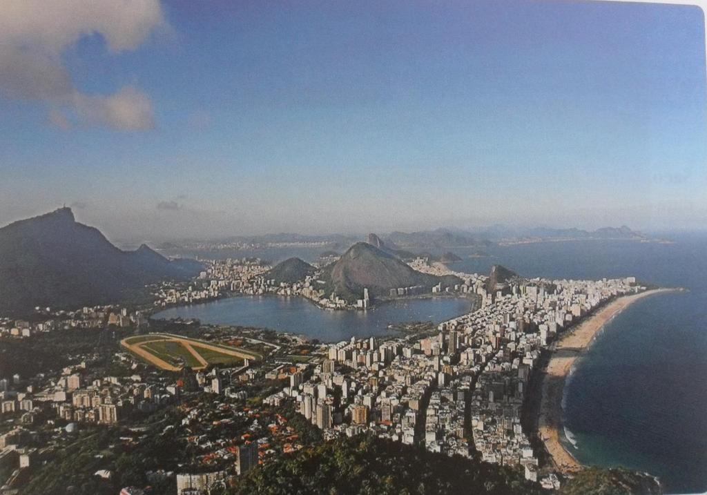 Morfologia litorânea A Lagoa Rodrigo de Freitas no Rio de Janeiro (2009), é uma lagoa costeira