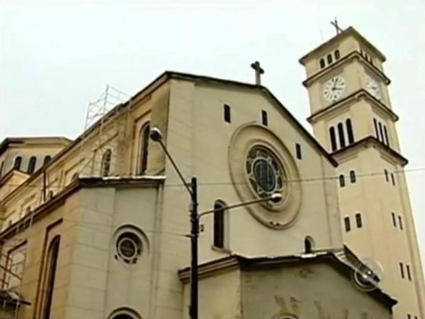 Catedral de Itapetininga, SP, passa pela primeira fase de restauração Valor da obra está estimado em R$ 500 mil. Conclusão dos trabalhos está prevista para dezembro de 2013.