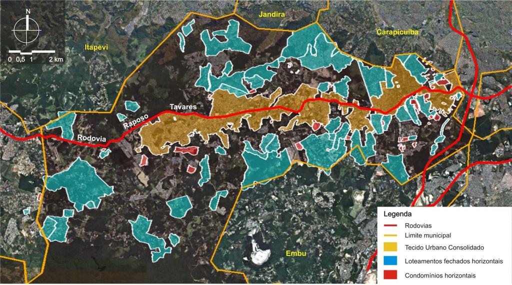 Com relação à localização dos conjuntos de condomínios e loteamentos fechados do município de Cotia (figura 3), constata-se a existência de manchas contínuas paralelas à Rodovia Raposo Tavares com