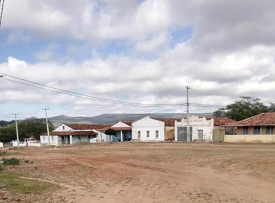 2. TRANGOLA A comunidade Trangola está localizado na zona rural de Currais Novos, cerca de 15 km do centro da cidade.