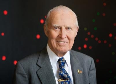 Dr. N. Borlaug, ganhador do Prêmio Nobel (1993), declarou: O dilema é: alimentar uma população fértil com solos inférteis em um mundo frágil.