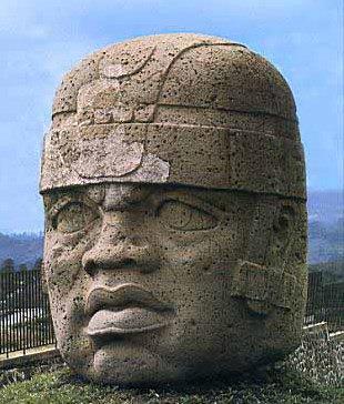 Primeiros povos Acredita-se que o primeiro grupo a formar uma sociedade organizada foram os Olmecas, considerados a origem da cultura mesoamericana.
