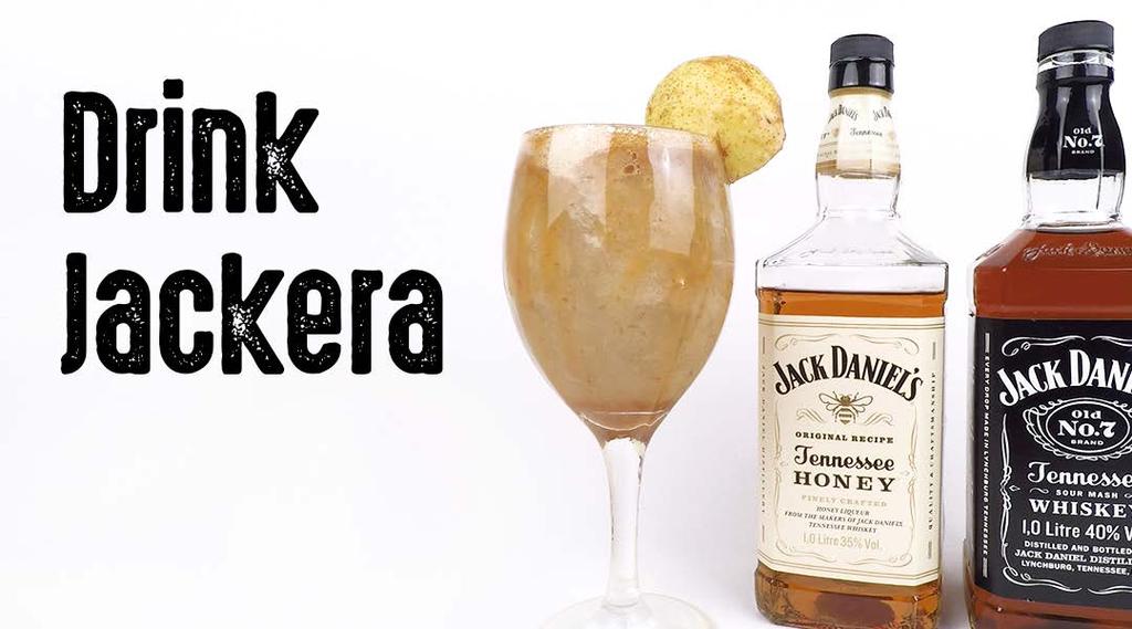 Num Liquidificador: 2 copos de Gelo triturado 2 Peras picadas 2 doses de Jack Daniel s Honey 2 doses de Jack