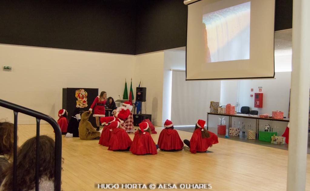 Teatro na ESSA Projeto LER + jovem A equipa de alunos e professores do Projeto LER+J ovem deu início