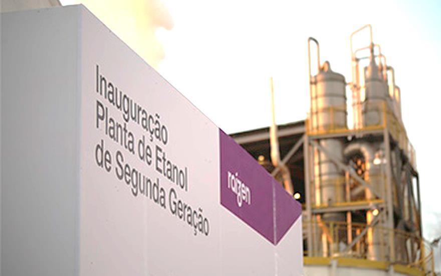 COGEN NO COGEN Biomassa Etanol de Segunda Geração 35 3 25 2 15 1 5-22 COGEN 3 NO COGEN Etanol 2G Com o uso de bagaço e palha excedente, é possível produzir um adicional de 3 litros