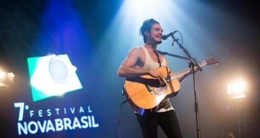 Em 2016, Tiago Abravanel foi o mestre de cerimônias do festival que recebeu atrações como Luiza e Zizi Possi, Tiago