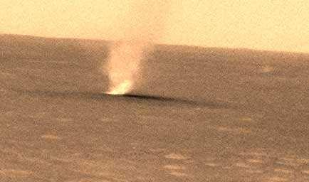Um dust devil fotografado em Marte