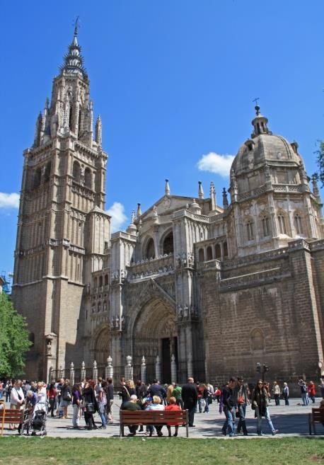 Programa Cultural Español en Toledo ESTO O CURSO INCLUI Visita à Catedral Visita à Sinagoga Santa María La Blanca Visita ao