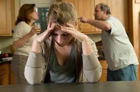 É comum que os pais fiquem angustiados, aflitos ou mesmo desesperados e não saibam como abordar o seu filho.