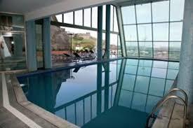 O Marina Hotel disponibiliza um banho turco gratuito e uma piscina interior aquecida com vistas panorâmicas para o Oceano Atlântico.