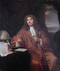 Anton van Leeuwenhoek Foi um comerciante de tecidos, cientista e construtor de microscópios holandês.
