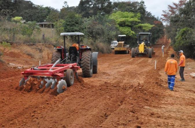 Reforço de Subleito: Usado quando o solo do subleito apresenta pequena resistência aos esforços verticais (de cisalhamento) que ocorreriam em sua