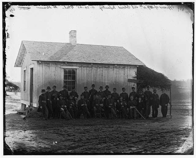 98 Registro em MARC 21 Figura 27. District of Columbia. Officers of 4th U.S. Colored Infantry at Fort Slocum. Fonte: Smith, 1865. In: Library of Congress. Disponível em: <http://www.loc.gov/pictures/resource/cwpb.