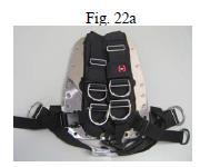 Repita os passos para instalar a alça de ombro do lado direito. Ao concluir seu equipamento deve ser semelhante a foto (Fig. 22a).