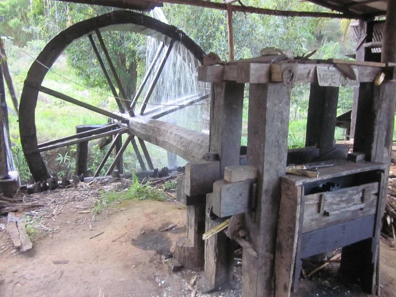 PRODUÇÃO ARTESANAL Fábricas direcionaram os processos e os