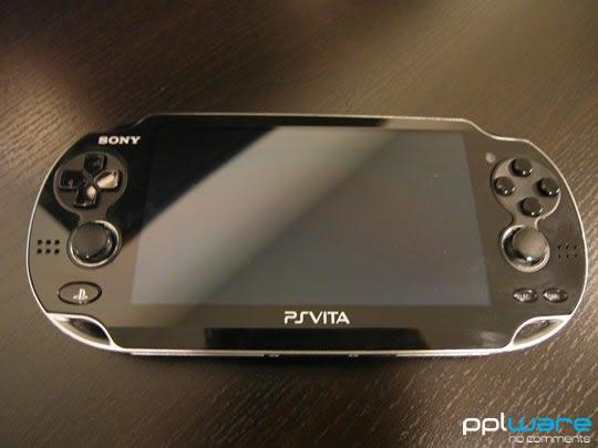 As primeiras impressões ao olhar e pegar pela primeira vez na PS Vita são bastante boas.